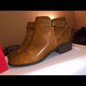 American Eagle ankle boots